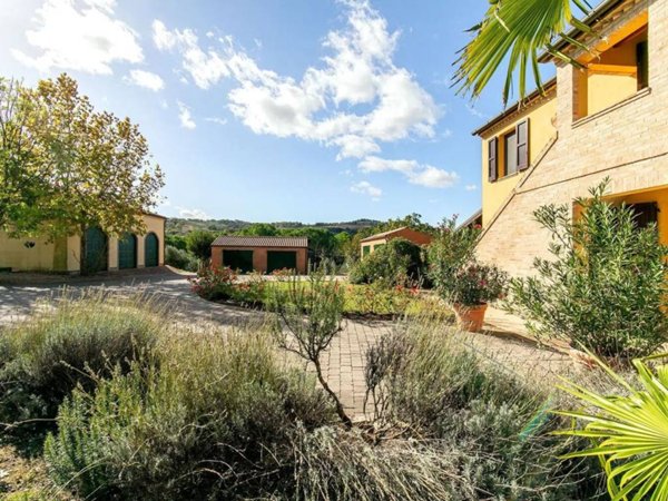 casa indipendente in vendita a Morrovalle