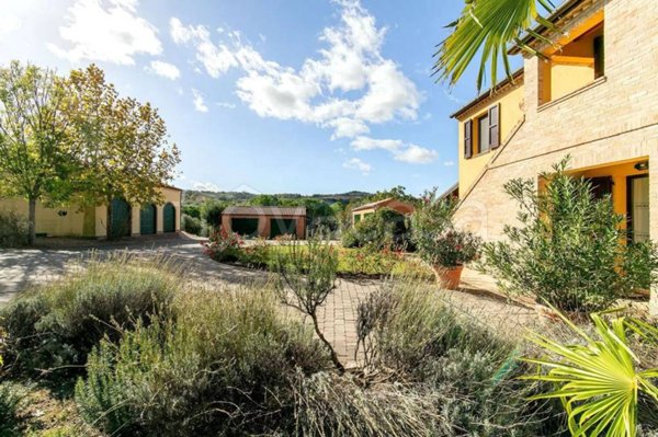casa indipendente in vendita a Morrovalle
