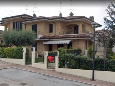 appartamento in vendita a Morrovalle in zona Trodica