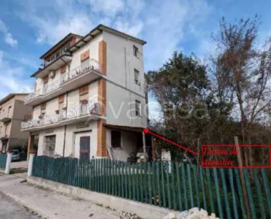 appartamento in vendita a Morrovalle in zona Trodica