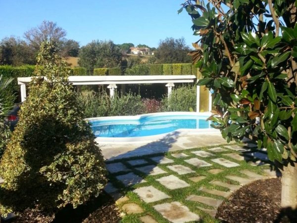 casa indipendente in vendita a Morrovalle