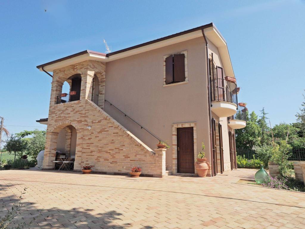 casa indipendente in vendita a Morrovalle