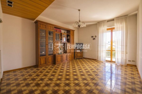 appartamento in vendita a Morrovalle in zona Pintura