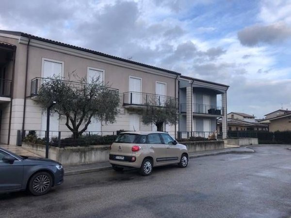 casa indipendente in vendita a Morrovalle in zona Trodica