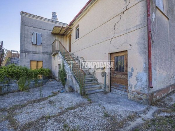 casa indipendente in vendita a Morrovalle