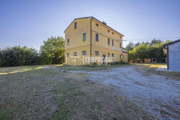 casa indipendente in vendita a Morrovalle