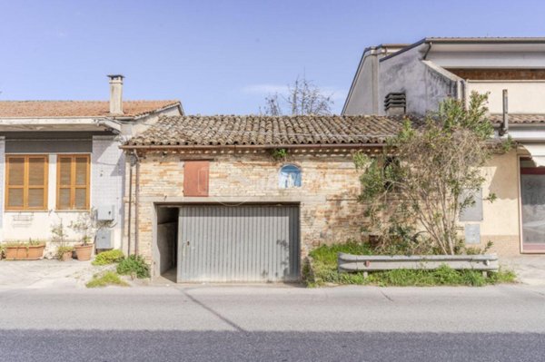 casa indipendente in vendita a Morrovalle in zona Trodica