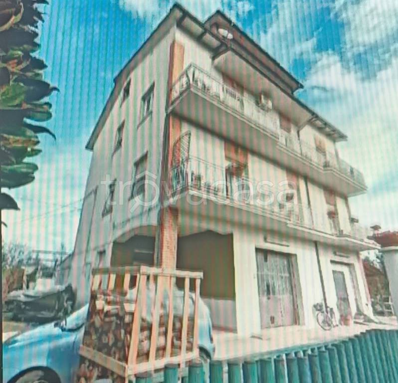 appartamento in vendita a Morrovalle in zona Trodica