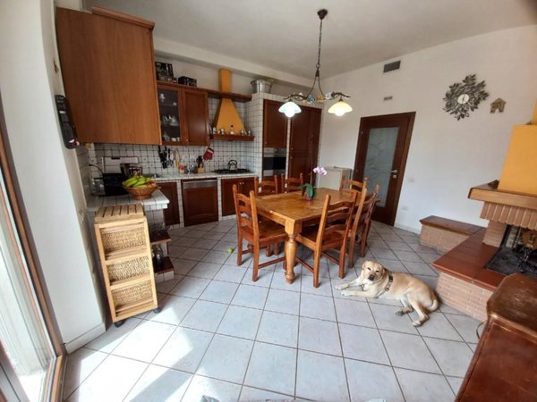 appartamento in vendita a Morrovalle in zona Trodica