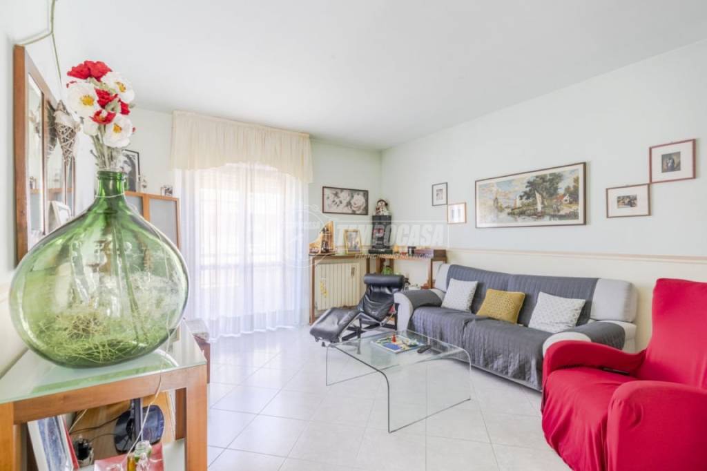 appartamento in vendita a Morrovalle in zona Trodica