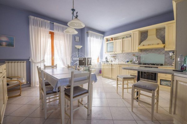 appartamento in vendita a Morrovalle in zona Trodica