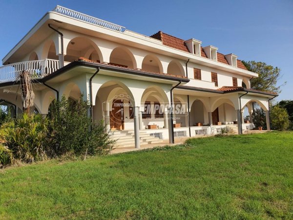 casa indipendente in vendita a Morrovalle