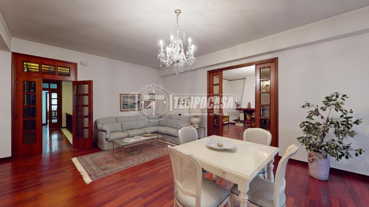 casa indipendente in vendita a Morrovalle in zona Trodica