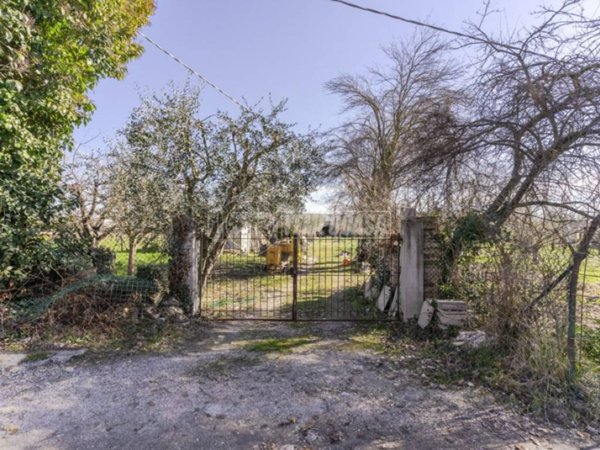 terreno edificabile in vendita a Morrovalle in zona Trodica