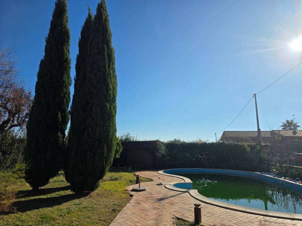 casa indipendente in vendita a Morrovalle