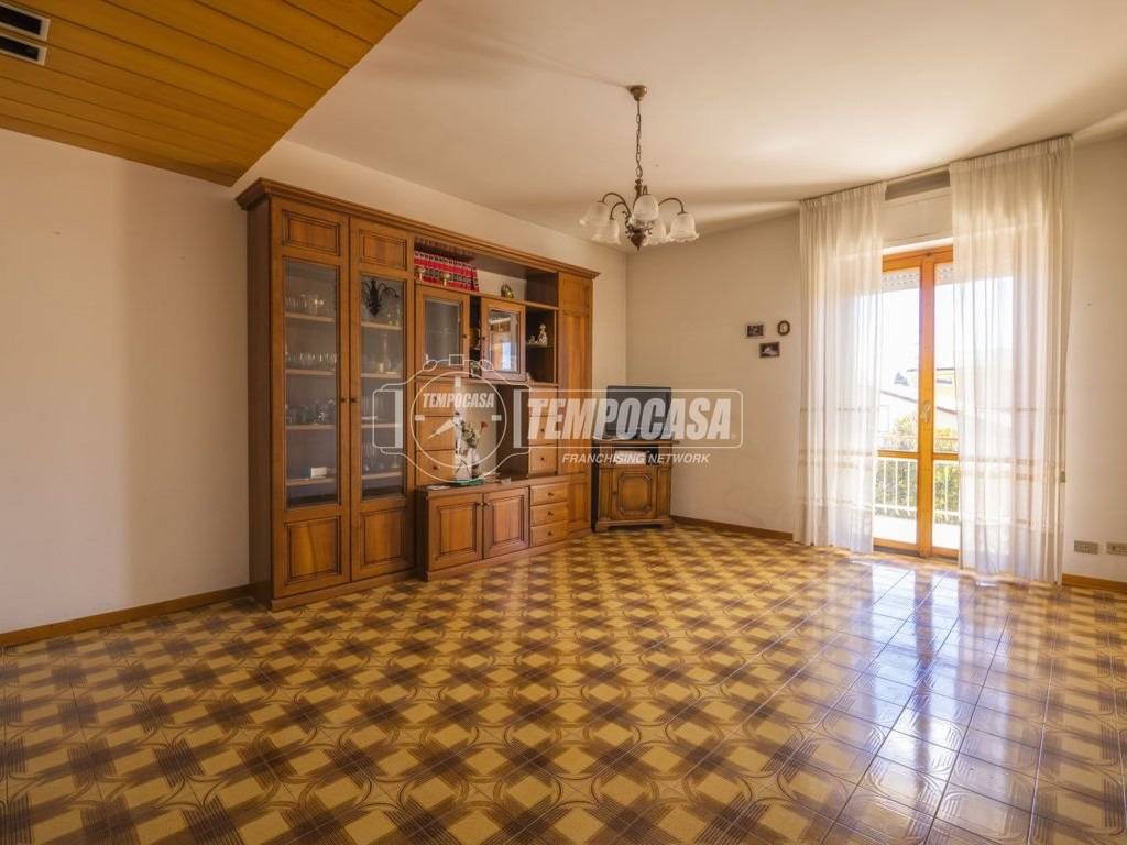 appartamento in vendita a Morrovalle in zona Pintura