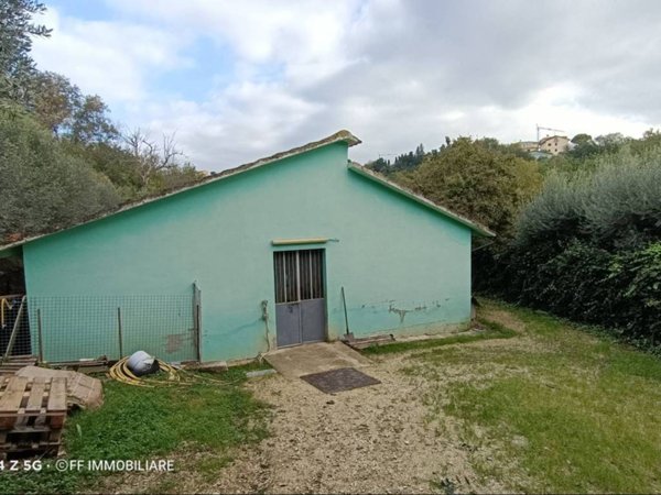 casa indipendente in vendita a Morrovalle in zona Passionisti