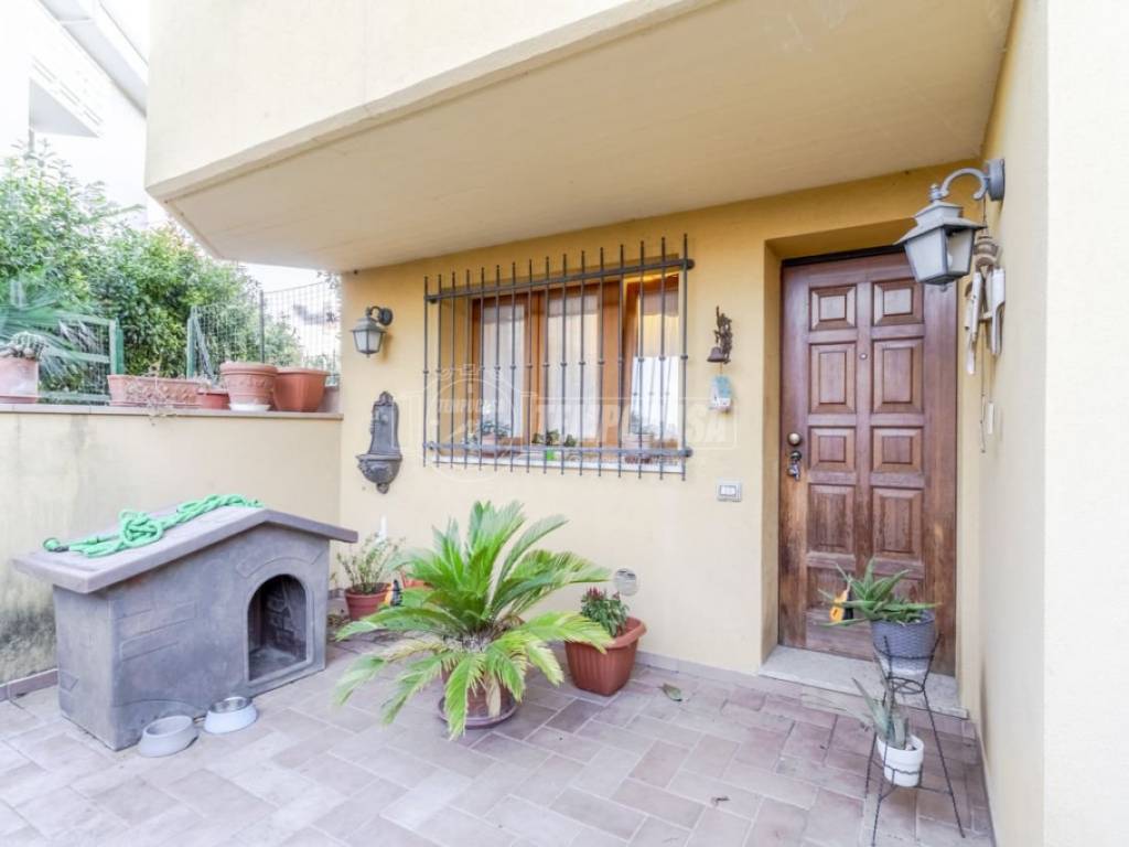 appartamento in vendita a Morrovalle in zona Pintura