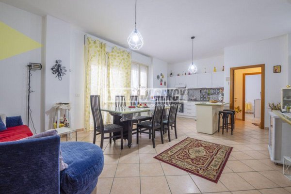 appartamento in vendita a Morrovalle in zona Trodica