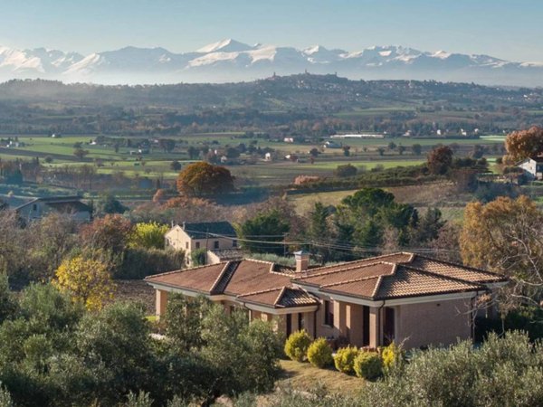 casa indipendente in vendita a Morrovalle