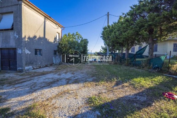 casa indipendente in vendita a Morrovalle