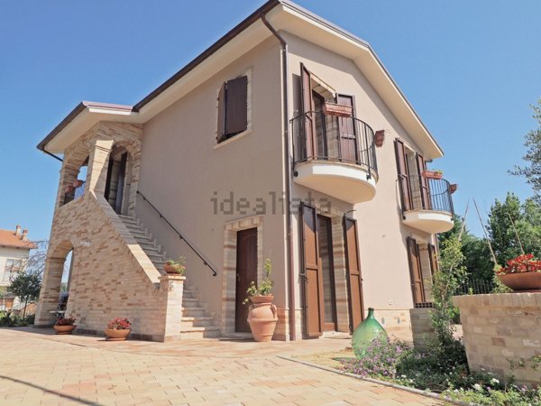 casa indipendente in vendita a Morrovalle