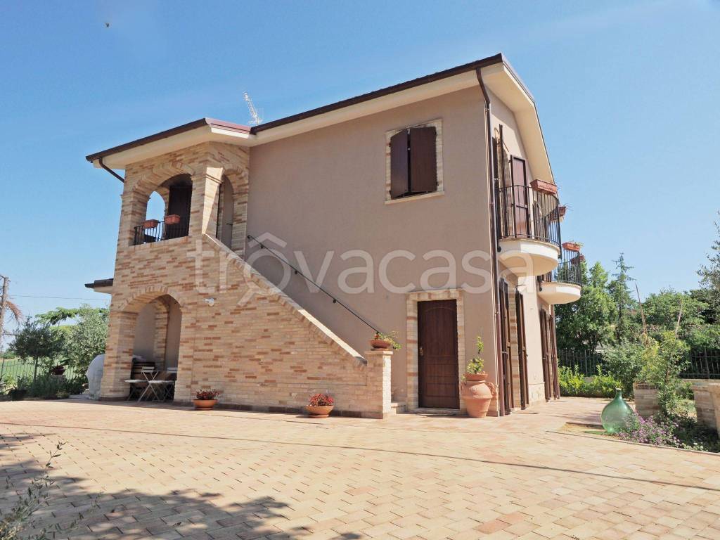 casa indipendente in vendita a Morrovalle