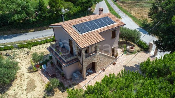 casa indipendente in vendita a Morrovalle