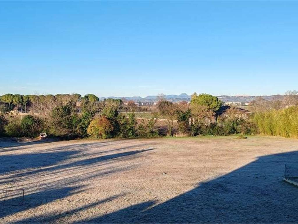 appartamento in vendita a Morrovalle in zona Trodica