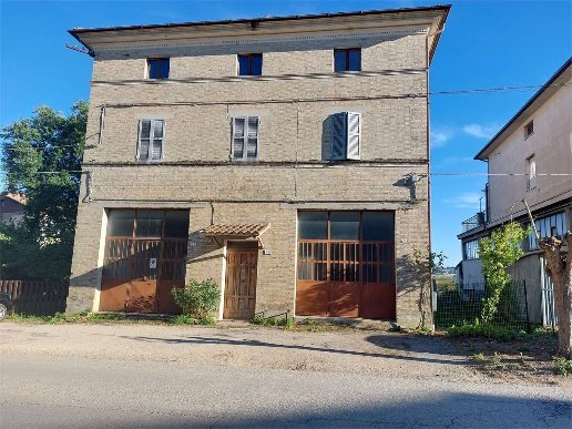 casa indipendente in vendita a Morrovalle in zona Stazione