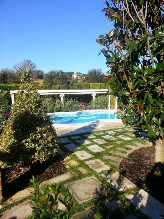 casa indipendente in vendita a Morrovalle