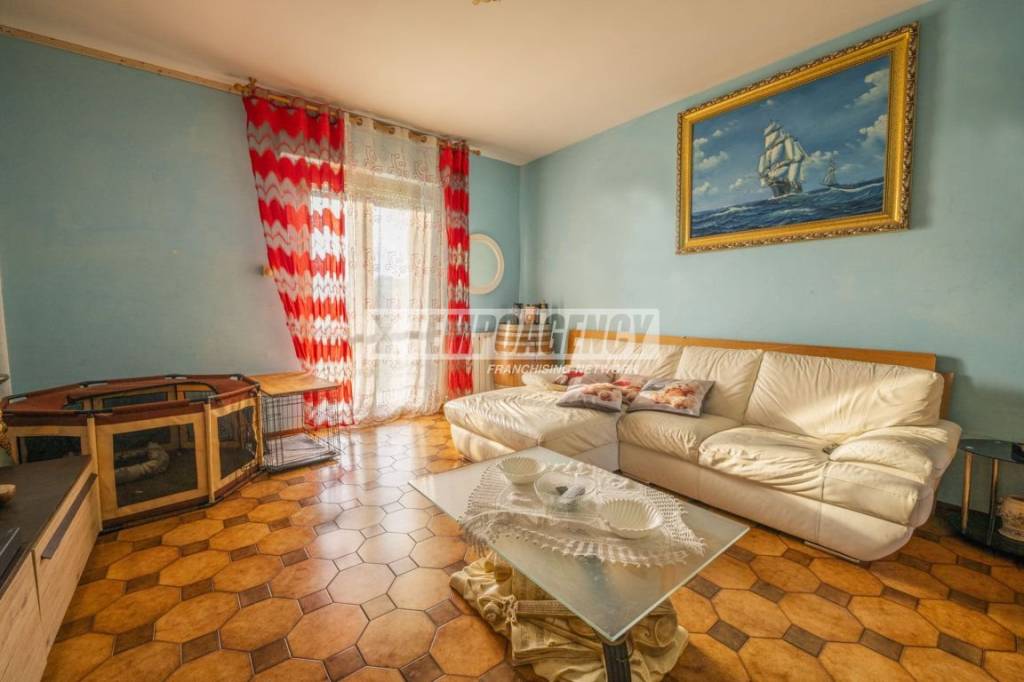 appartamento in vendita a Morrovalle in zona Pintura