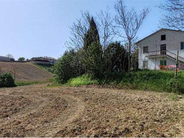 casa indipendente in vendita a Morrovalle in zona Stazione
