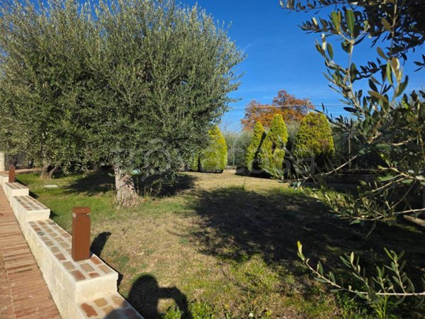 casa indipendente in vendita a Morrovalle