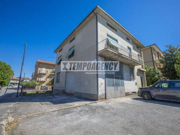 casa indipendente in vendita a Morrovalle in zona Trodica