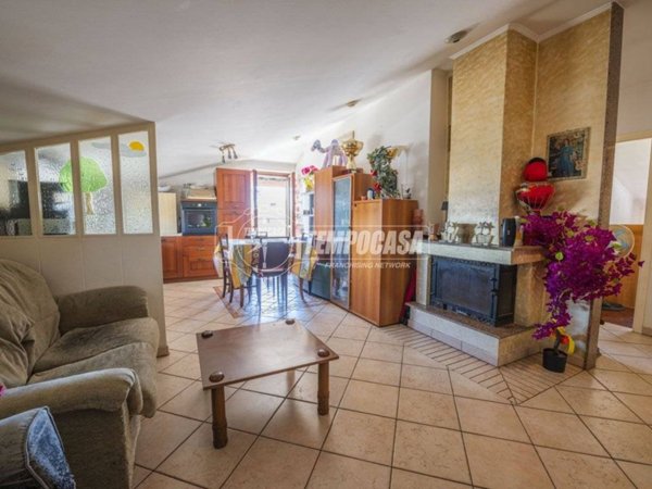 appartamento in vendita a Morrovalle in zona Trodica