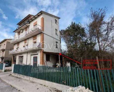appartamento in vendita a Morrovalle in zona Trodica