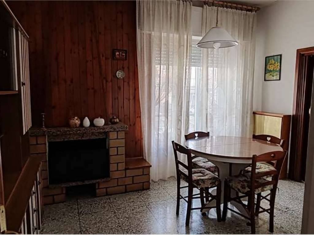 appartamento in vendita a Morrovalle in zona Pintura
