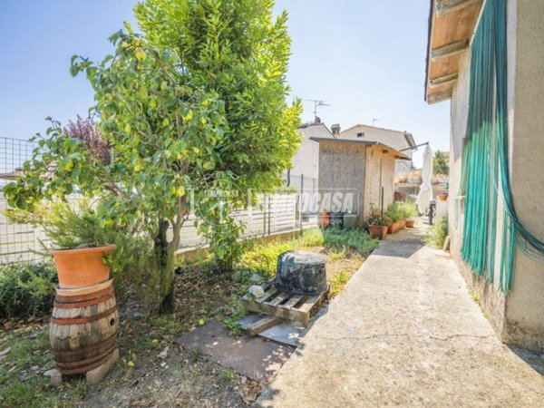 appartamento in vendita a Morrovalle in zona Trodica