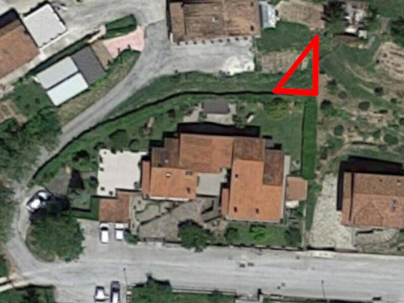 terreno edificabile in vendita a Muccia