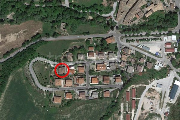 quadrivano in vendita a Muccia