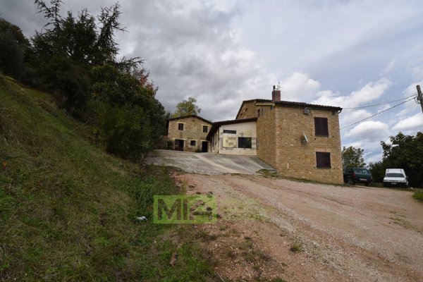casa indipendente in vendita a Penna San Giovanni