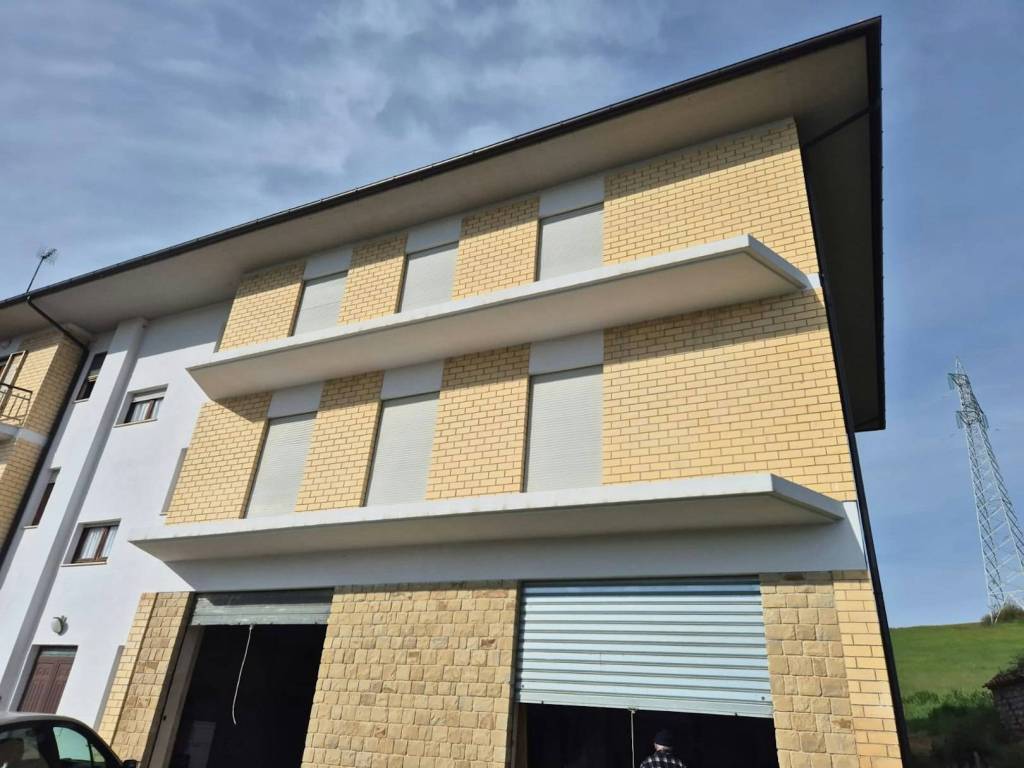 casa indipendente in vendita a Penna San Giovanni