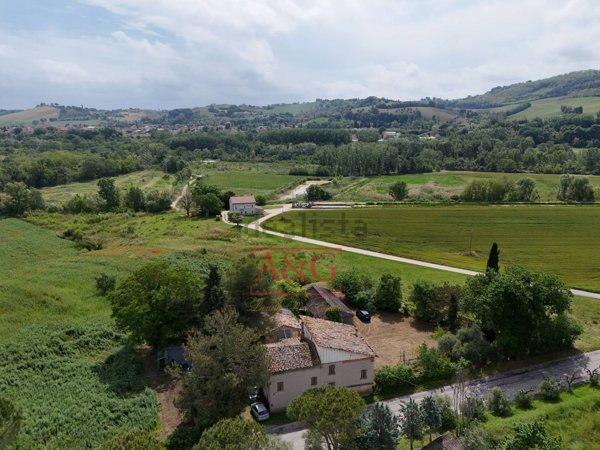 casa indipendente in vendita a Penna San Giovanni