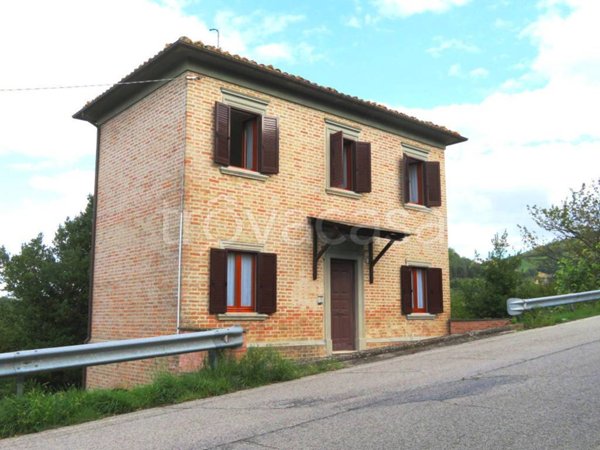 casa indipendente in vendita a Penna San Giovanni