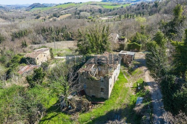 casa indipendente in vendita a Penna San Giovanni