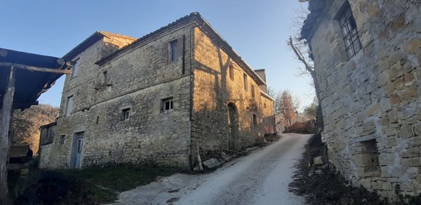 casa indipendente in vendita a Penna San Giovanni