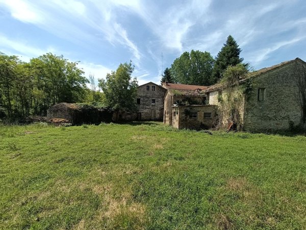 casa indipendente in vendita a Penna San Giovanni