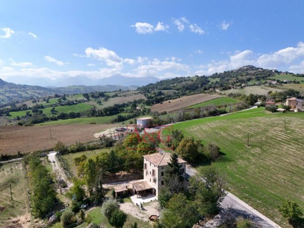 casa indipendente in vendita a Penna San Giovanni
