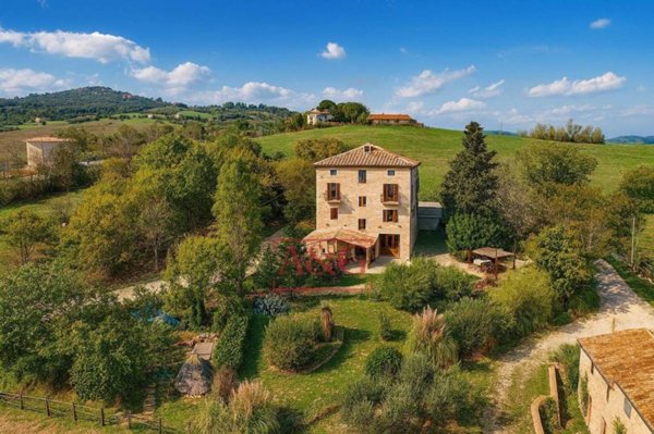 casa indipendente in vendita a Penna San Giovanni